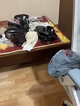 Mina048 webcam