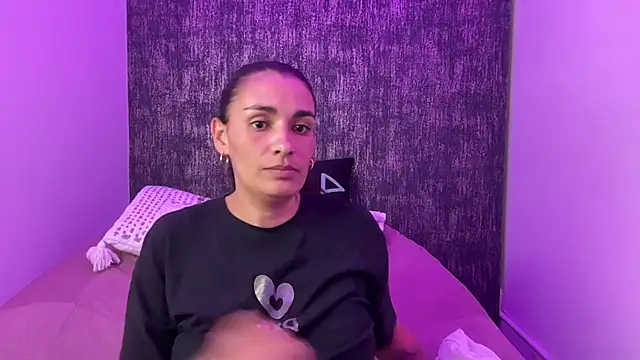 Skarlett_Kiss webcam