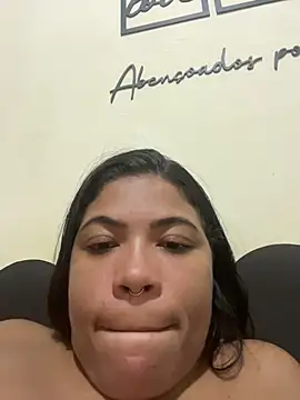 zahraamira_'s live room
