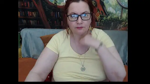 PlayfullMature webcam