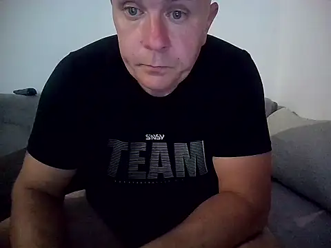 DaDDyLoVeSu83 webcam