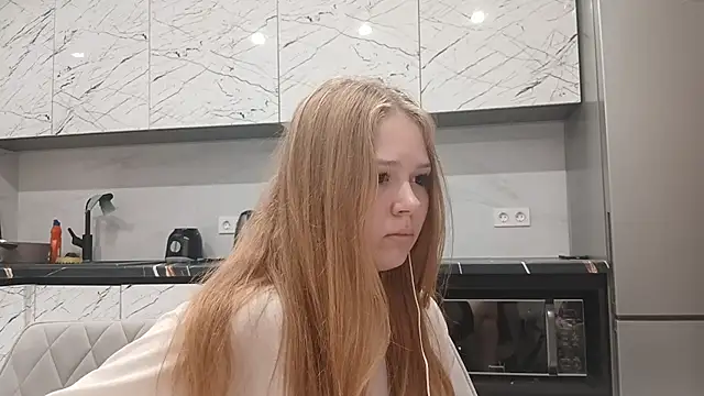 KarinaBestie webcam