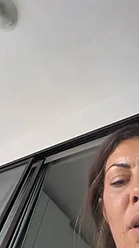 Watch LadySaraah34 live on EroticFlix - High definition streams