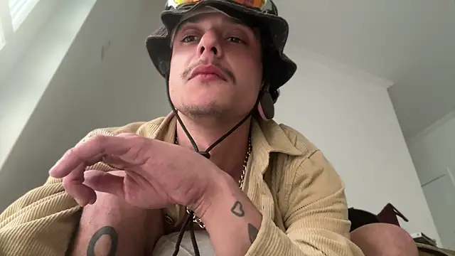 chrisalmeid_ webcam