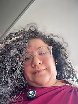 CurlyMilf_Vannexxxa webcam