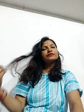 Priyaa_1433 webcam