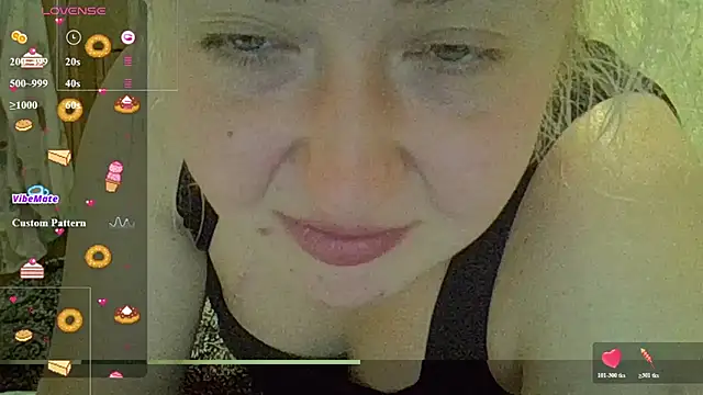 CurvyWild_Lady30 webcam