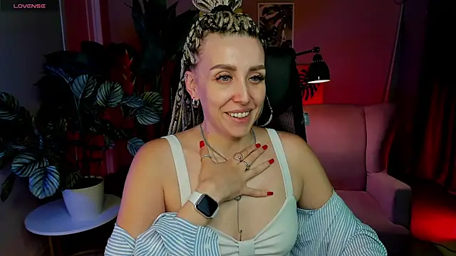 MonicaRiley webcam