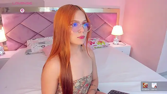 Watch VictoriaLasse live on EroticFlix - High definition streams