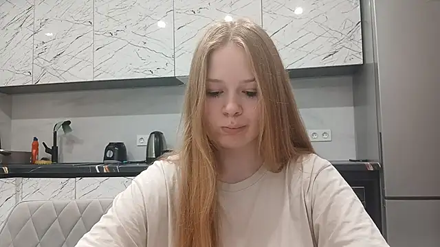 Watch KarinaBestie live on EroticFlix - High definition streams