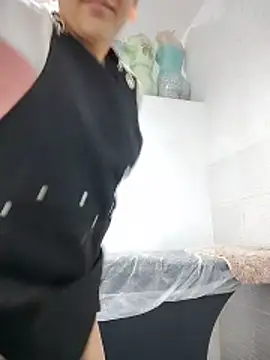RuivaGiMisterios... Live Webcam on Stripchat