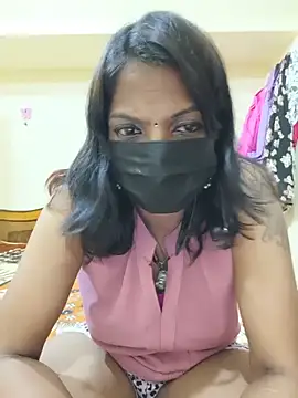Tamil_Ishu live cam on StripChat