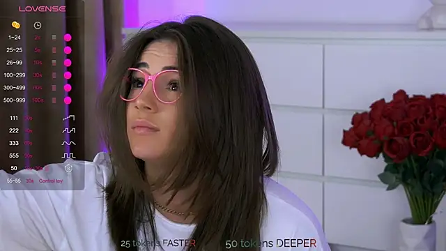 AishaSins webcam