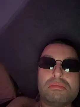 Vladbushhairy webcam