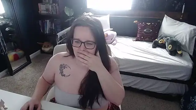 HazeyViolet333 webcam