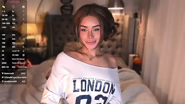 ParisianDoll webcam