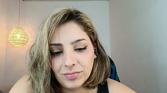 Watch YummyAnna_ live on EroticFlix - High definition streams