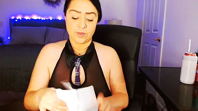 Watch AlyssiaAmoreXO live on EroticFlix - High definition streams