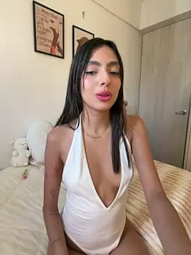 ZaraLuuv webcam