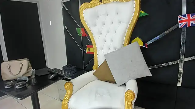 Aisha_hotts777 webcam