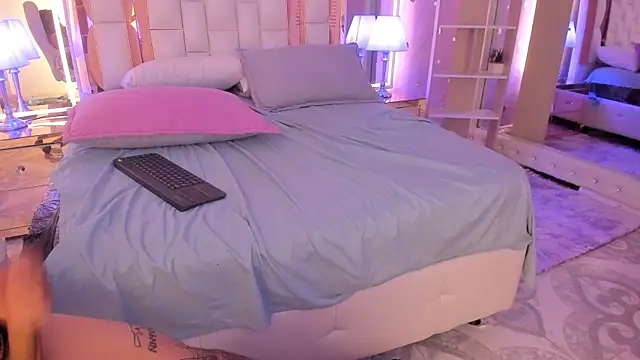 Goldentemptation_ webcam