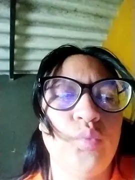 LatinSquirtBaby webcam
