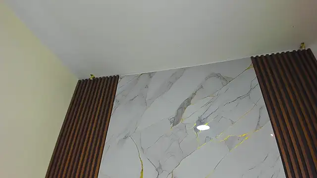 Zoe_Queens webcam