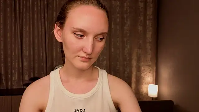 JenevaLitalien webcam