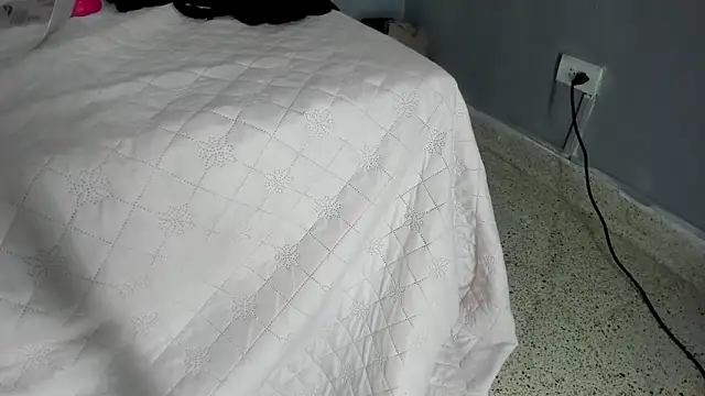 Golden_kiss23 webcam