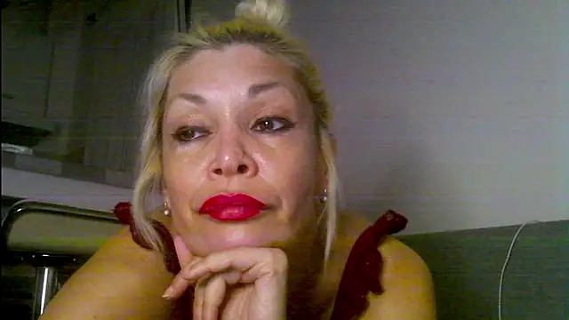 Watch EvaaMina live on EroticFlix - High definition streams
