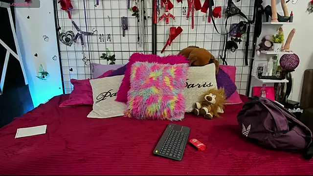 Watch royal_Temptationn live on EroticFlix - High definition streams