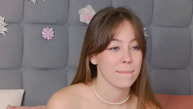 Watch TheEmma live on EroticFlix - High definition streams