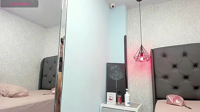 Watch SUZETMONACO live on EroticFlix - High definition streams