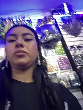 emily_24x live cam on StripChat