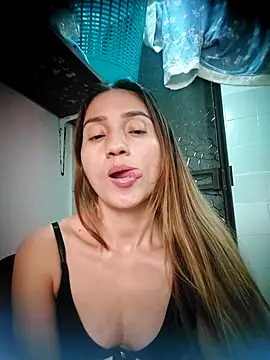 isaa- live cam on StripChat