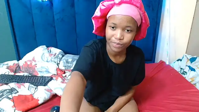 HotCreamyTea webcam