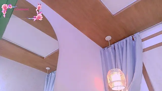 RenataLeclair live cam on StripChat