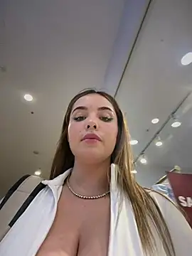 Alirawrz live cam room
