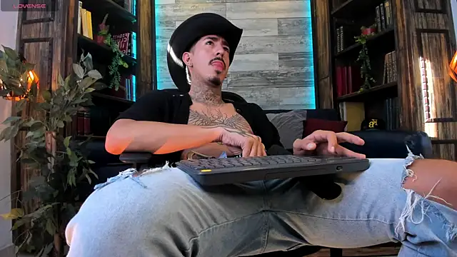 Donovan_Desmond webcam