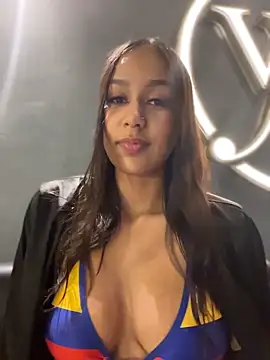 Watch MiilaBlake live on EroticFlix - High definition streams