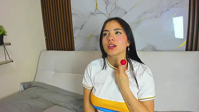 zoe_queens (F teen) - 💛oil in my tits💙