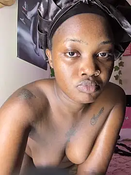 Watch Queen_Arnah254 live on EroticFlix - High definition streams