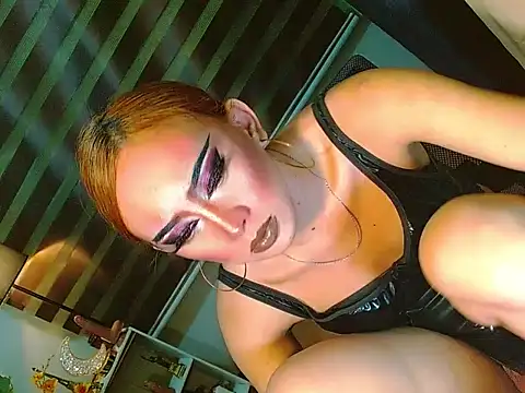 HOLLYWOOD_QUEEN_88 webcam