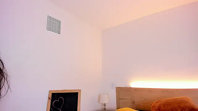 Watch Bella_Sumers live on EroticFlix - High definition streams