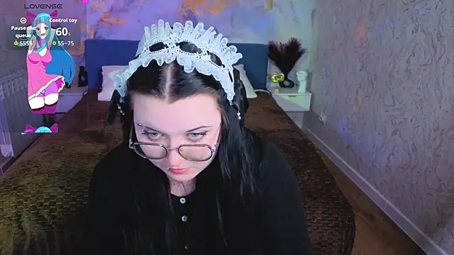 Kira_G0ld live cam on StripChat