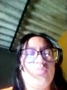 LatinSquirtBaby webcam