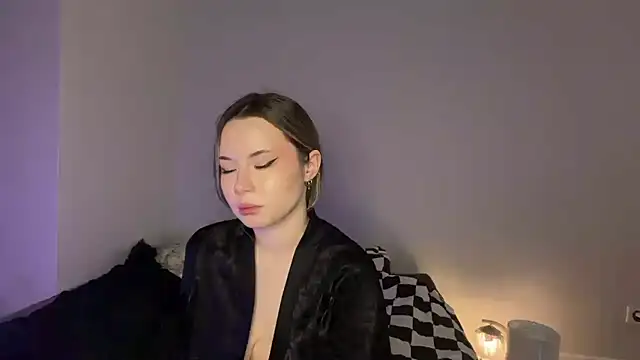 Watch Ryrerris live on EroticFlix - High definition streams