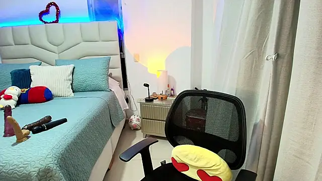 naty_stone - Naty_Stone's free webcam - UK Sex Cams