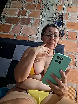 mia-funny20 - Mia-funny20's free webcam - UK Sex Cams