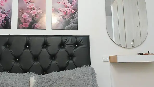pinky_f00x - Pinky_f00x's free webcam - UK Sex Cams